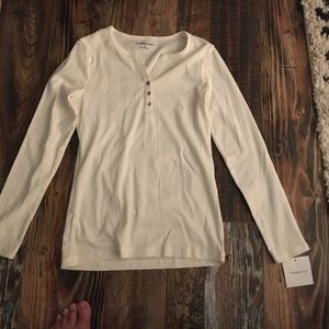 💜CROFT & BARROW SIZE SMALL CREAMY WHITE TOP